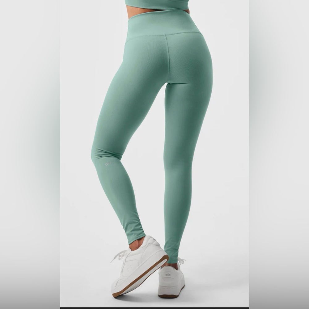 Alo Yoga Airbrush 7/8 High-Waist Leggings Botanical Green Size Medium NWOT
